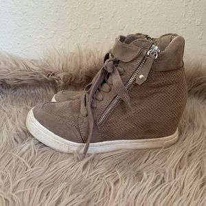 Wedge sneakers